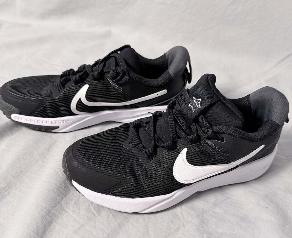 Nike Star Runner 4 Big Kids' Road Running Shoes - Black/White Size 2.5 - Picture 3 of 9